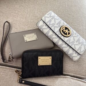 Michael Kors Wristlets/Wallet